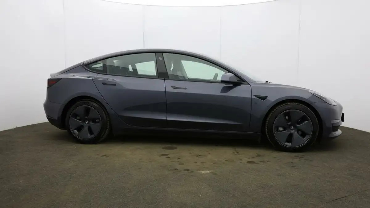 2020-tesla-model-3-e-long-range-big-7