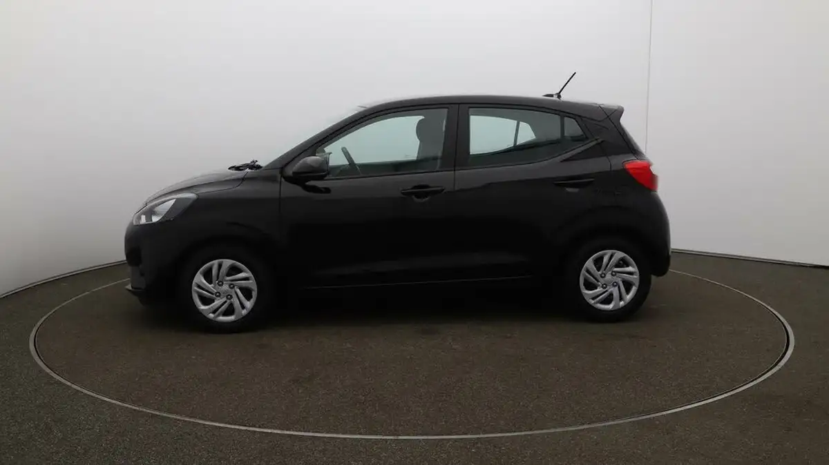 2023-hyundai-i10-10-se-big-4