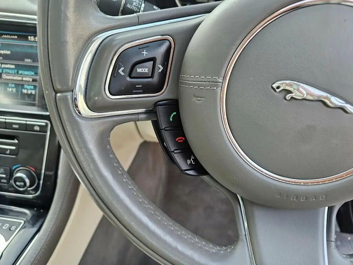 2014-jaguar-xj-series-30td-xj-portfolio-swb-auto-big-13