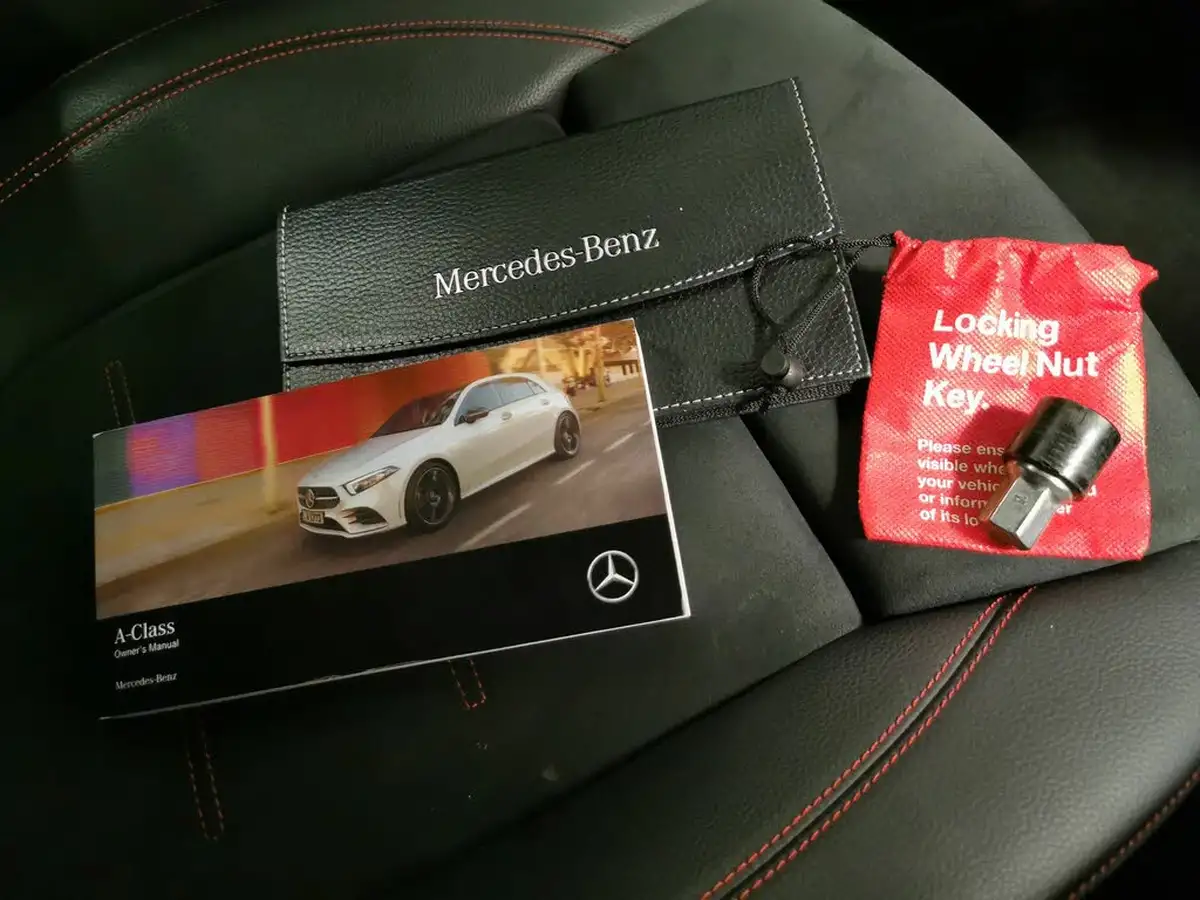 2021-mercedes-benz-a-class-13-a250e-amg-line-hatchback-5d-big-27