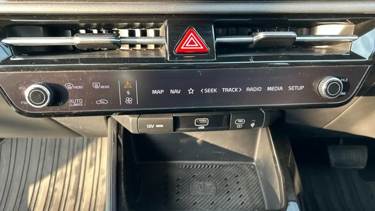 2024-kia-niro-ev-e-3-big-13