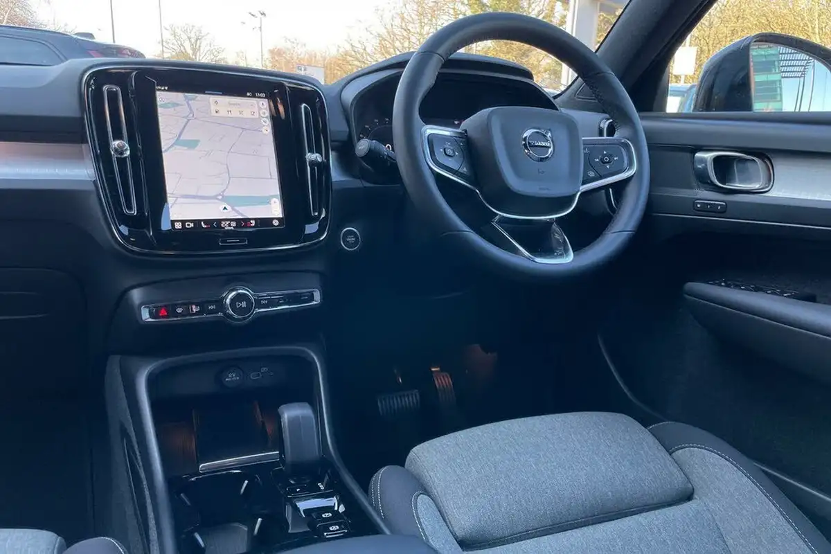 2023-volvo-xc40-20-b3-plus-big-33