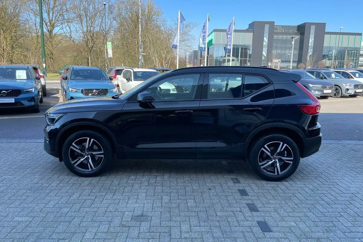 2023-volvo-xc40-20-b3-plus-big-9