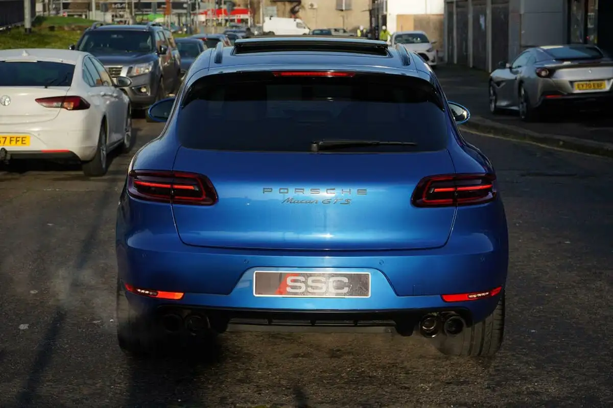 2016-porsche-macan-30-gts-big-9