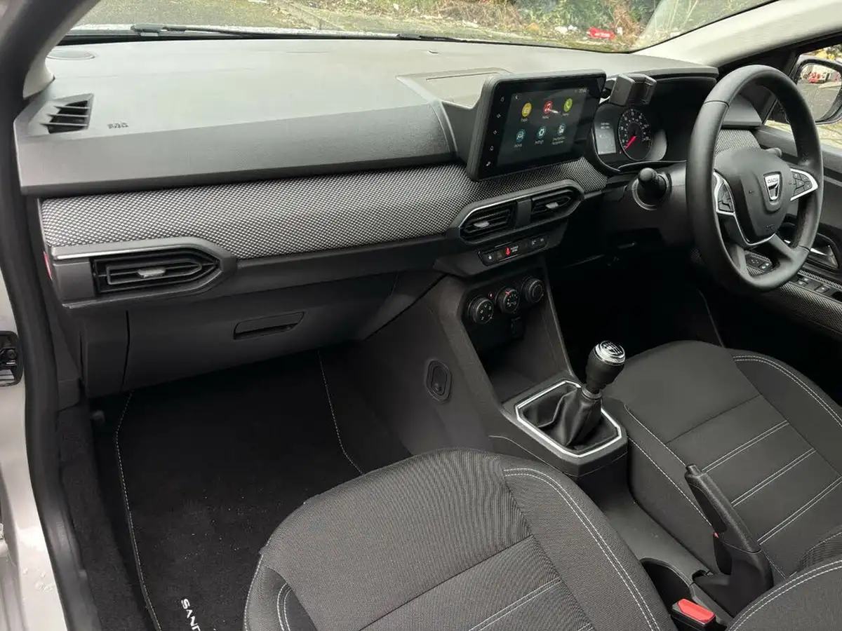 2022-dacia-sandero-10-tce-comfort-90bhp-big-11