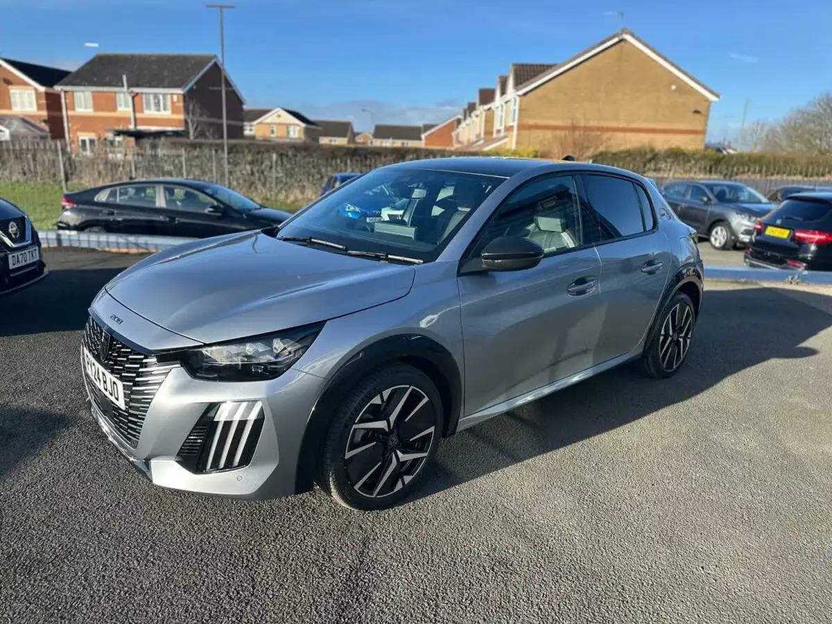 2024-peugeot-208-12-puretech-gt-100ps-big-2