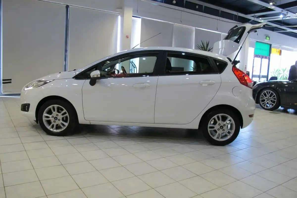 2016-ford-fiesta-16-zetec-5d-big-55