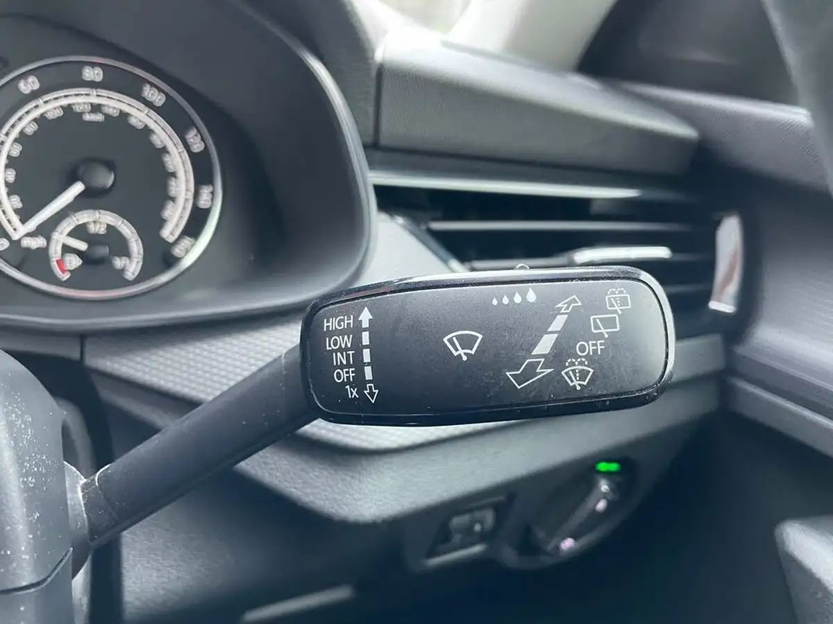 2019-skoda-scala-10-tsi-se-115ps-big-24