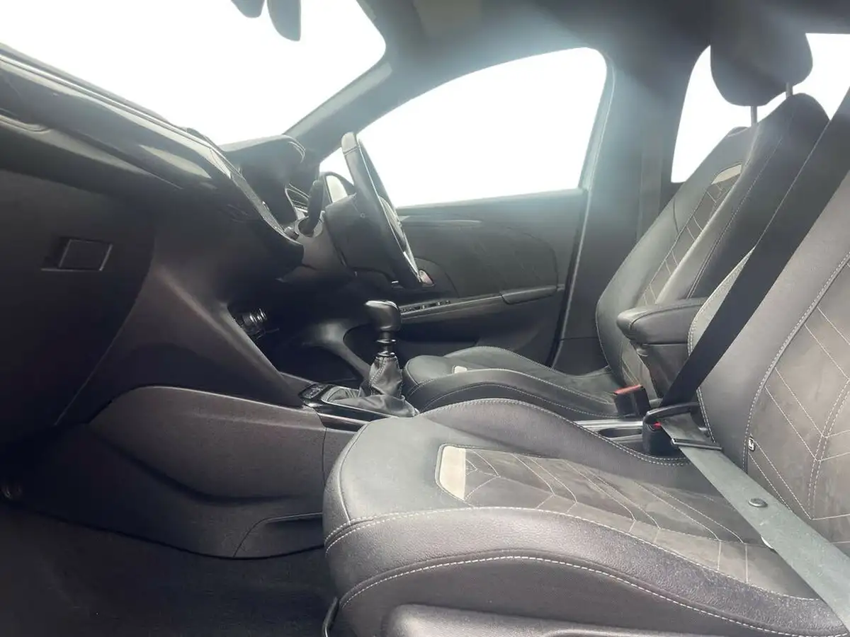 2021-vauxhall-corsa-12-turbo-ultimate-100ps-big-9