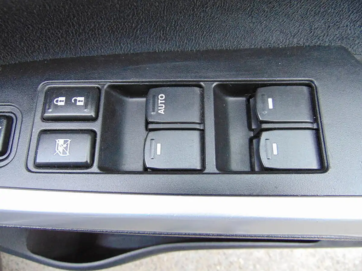 2016-suzuki-vitara-16-sz5-big-25