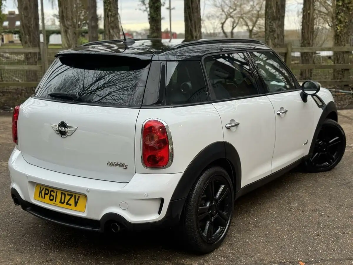 2011-mini-countryman-16-cooper-s-190bhp-all4-big-30