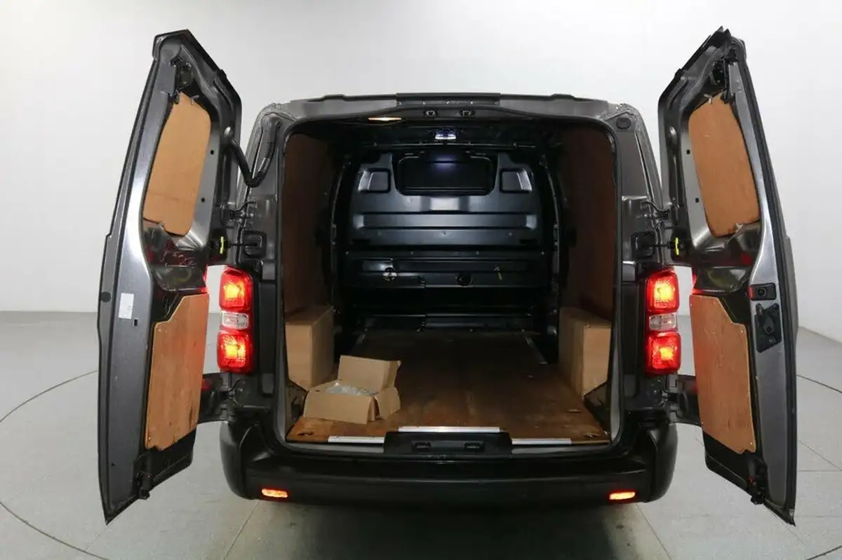 2023-vauxhall-vivaro-e-3100-50kwh-l2h1-dynamic-big-10