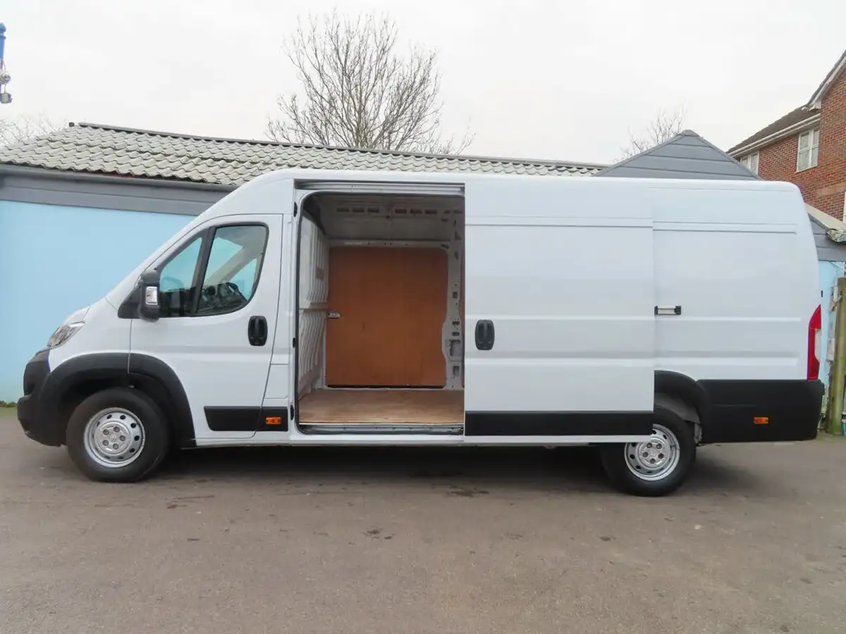 2023-citroen-relay-22bluehdi-35-l4h2-heavy-enterprise-edition-big-10