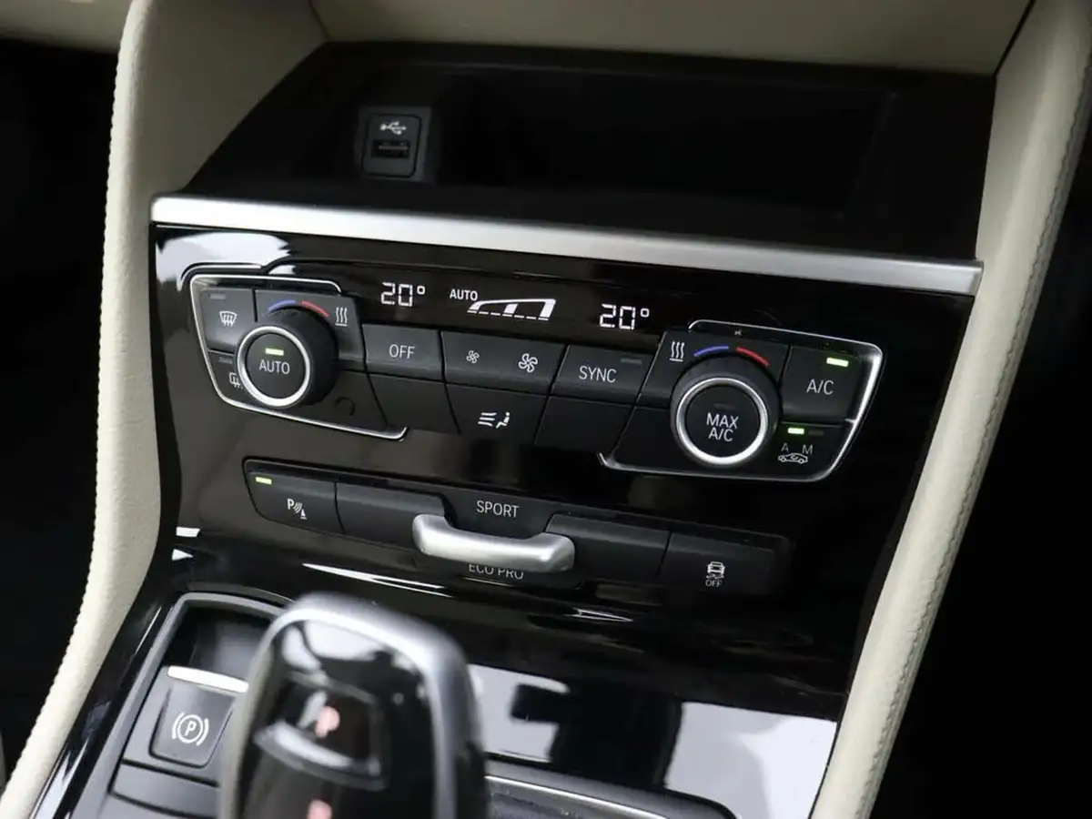 2021-bmw-2-series-20-220i-luxury-active-big-28