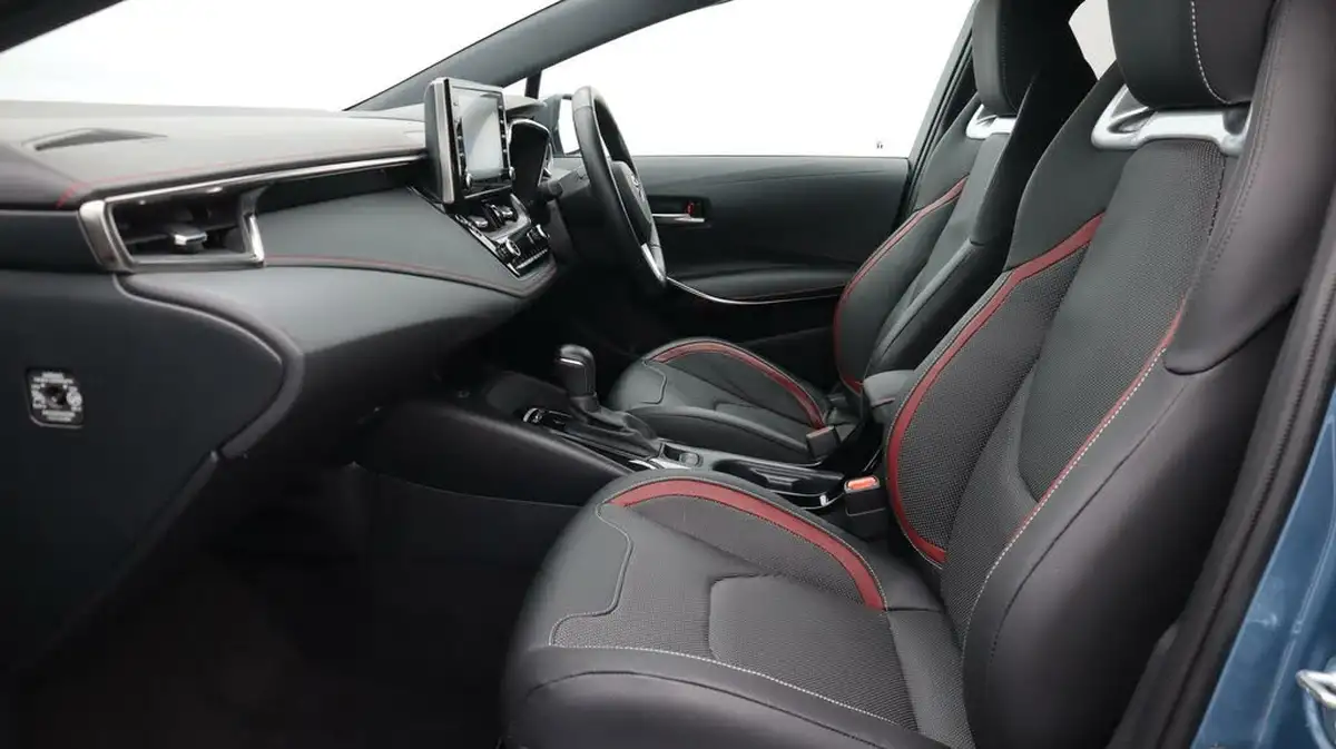 2022-toyota-corolla-18-vvt-i-excel-120bhp-trk-touring-sports-big-14