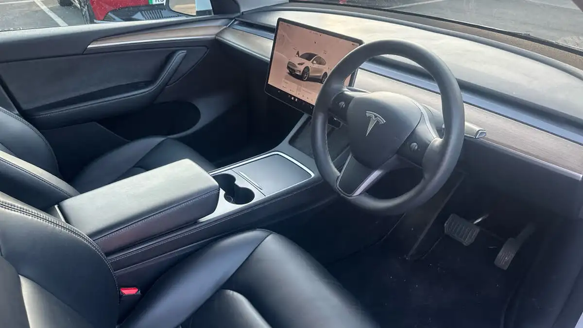 2023-tesla-model-y-e-rwd-big-8