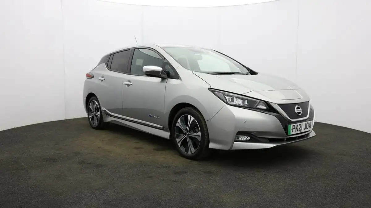 2021-nissan-leaf-e-tekna-big-39
