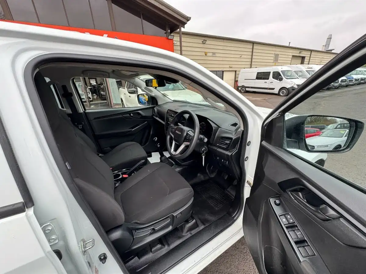 2021-isuzu-d-max-19td-utility-4x4-double-pickup-big-13