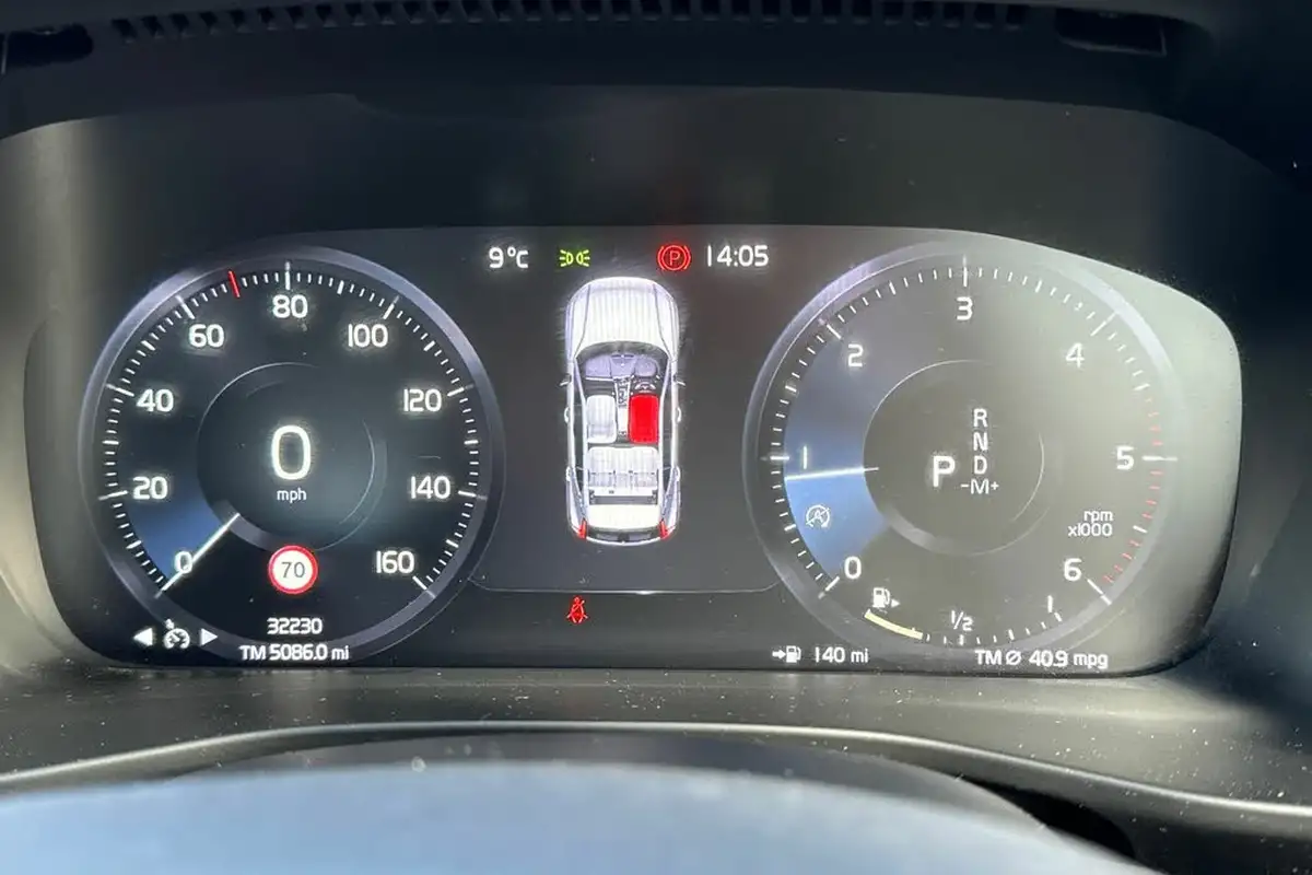 2018-volvo-xc40-20td-d3-momentum-pro-awd-geartronic-big-6