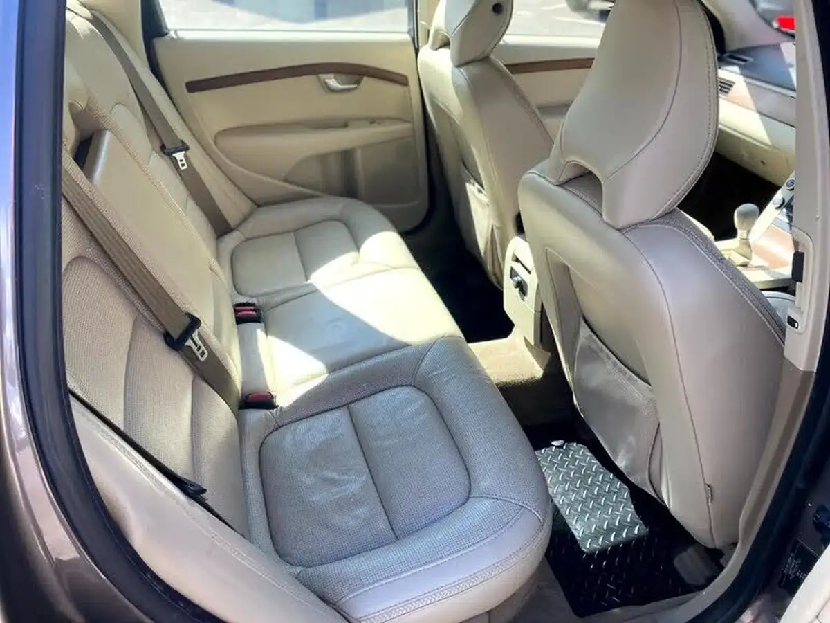 2009-volvo-xc70-24td-d5-se-lux-205ps-2400cc-big-3