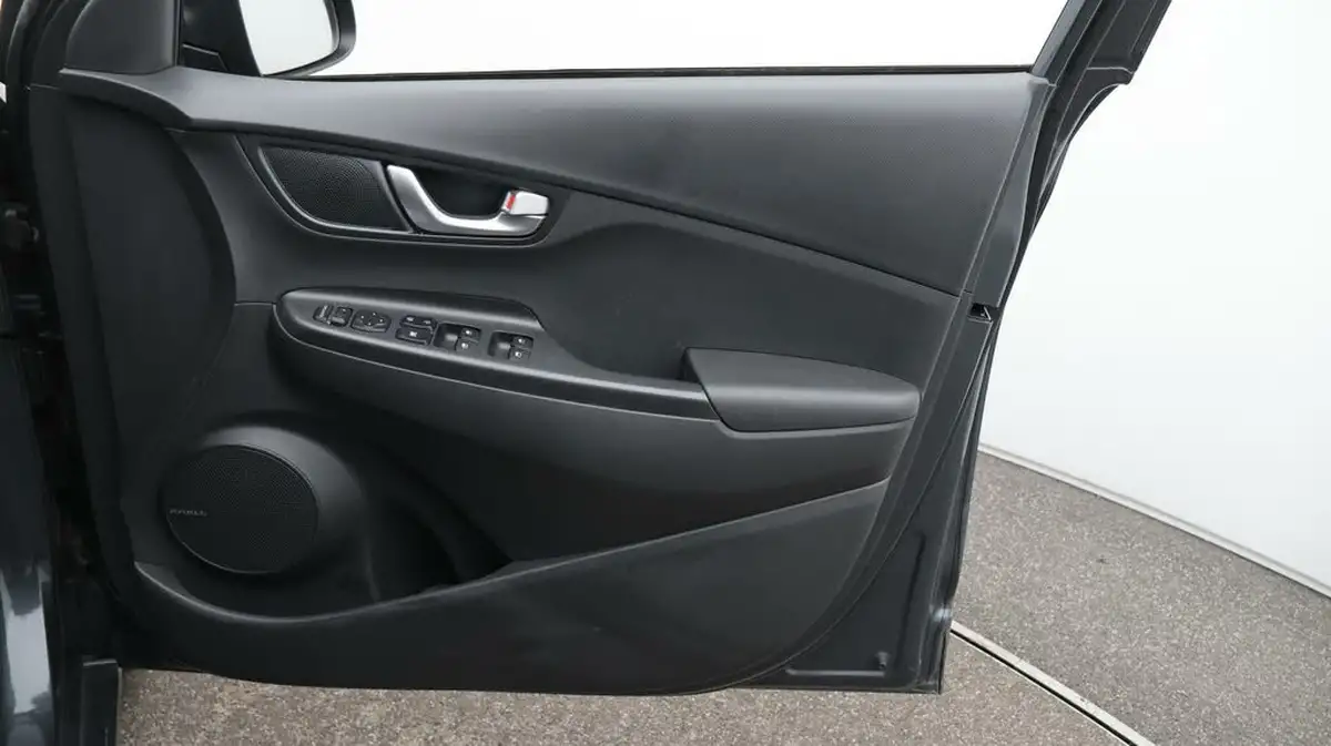 2021-hyundai-kona-e-premium-204ps-64kwh-7kw-obc-big-15