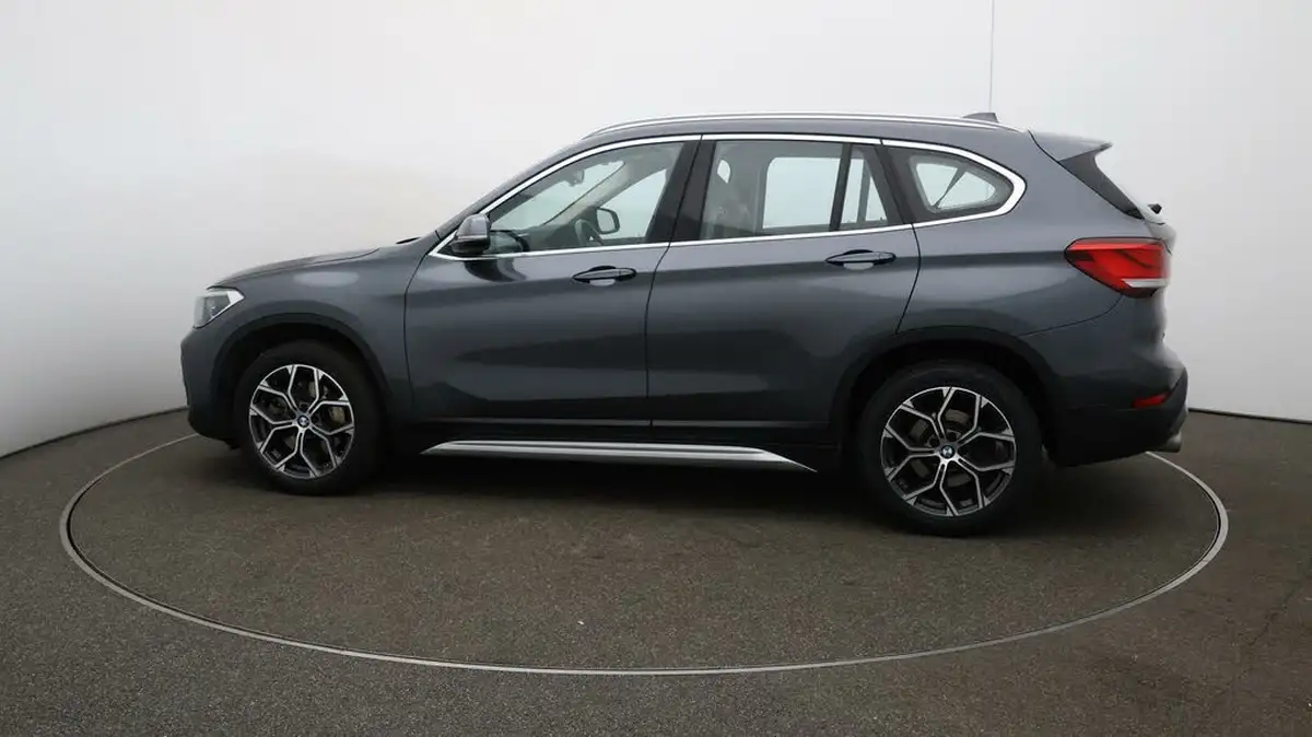 2020-bmw-x1-20-sdrive-20i-xline-big-49