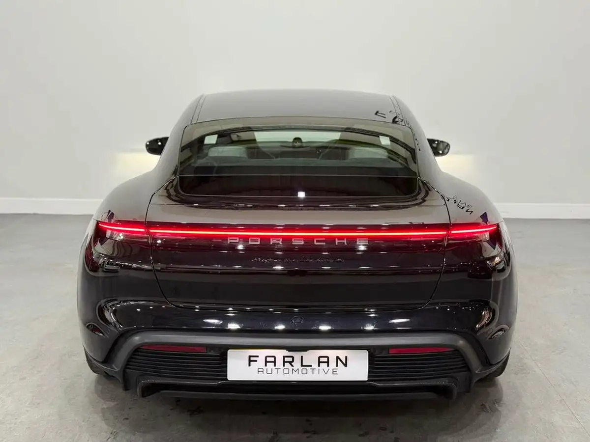 2020-porsche-taycan-e-turbo-s-big-4