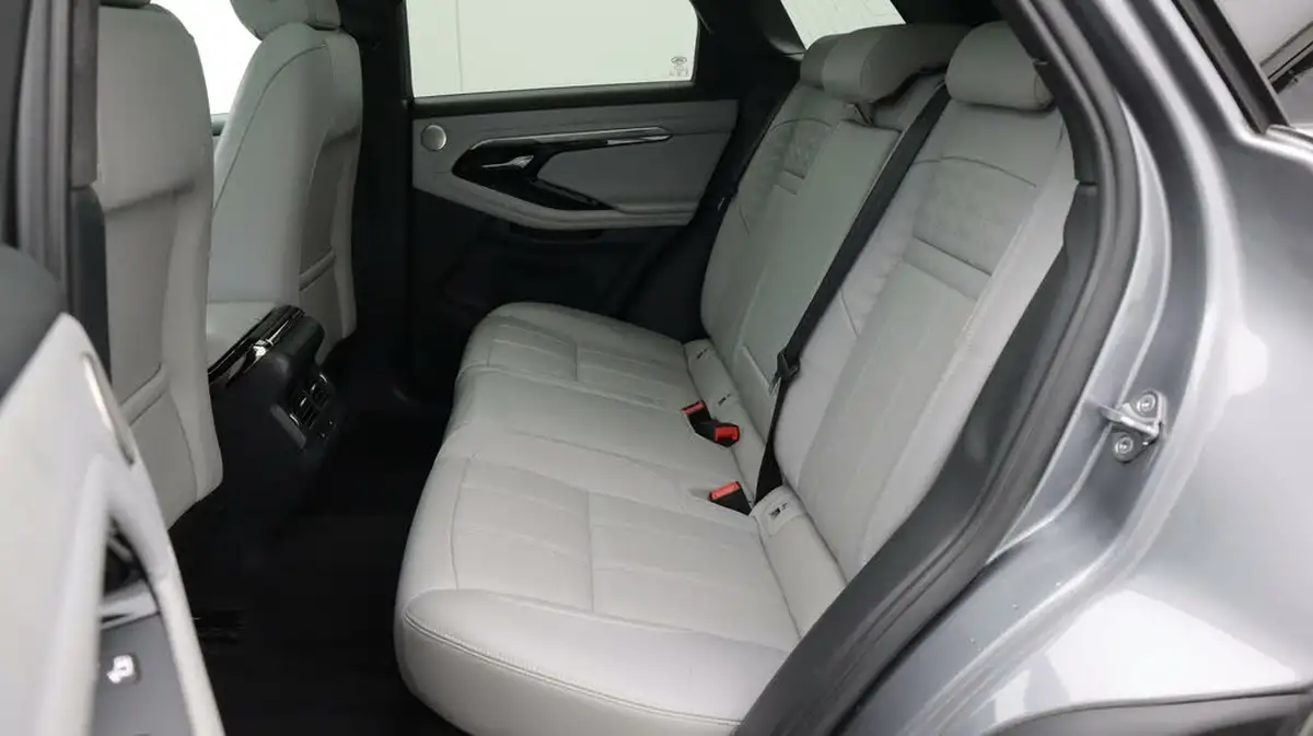 2021-land-rover-range-rover-evoque-15-p300e-autobiography-big-16