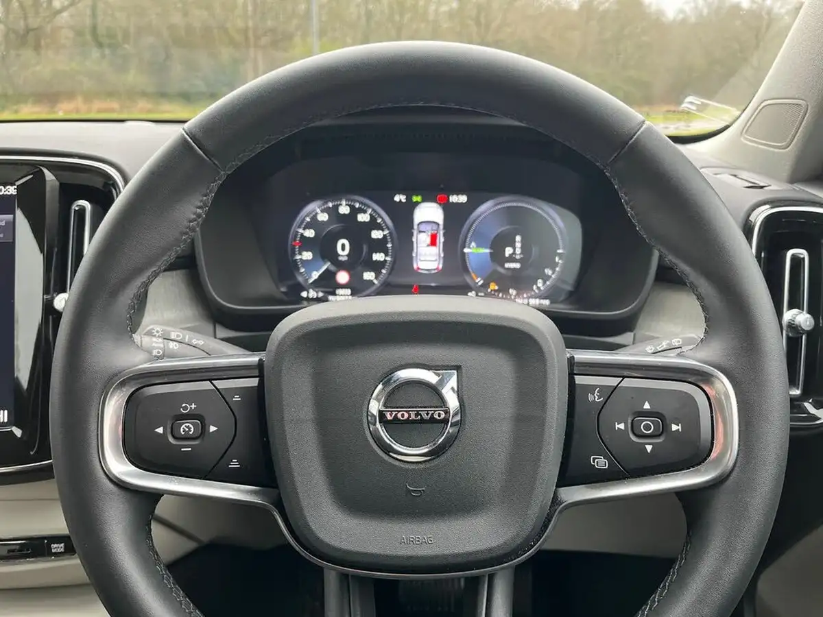 2022-volvo-xc40-15-t5-inscription-pro-big-25
