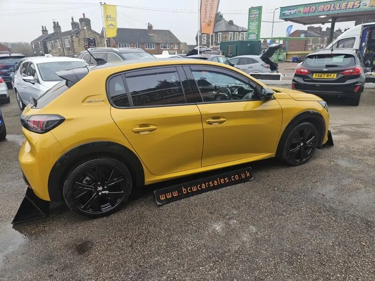 2021-peugeot-208-15-bluehdi-gt-big-6