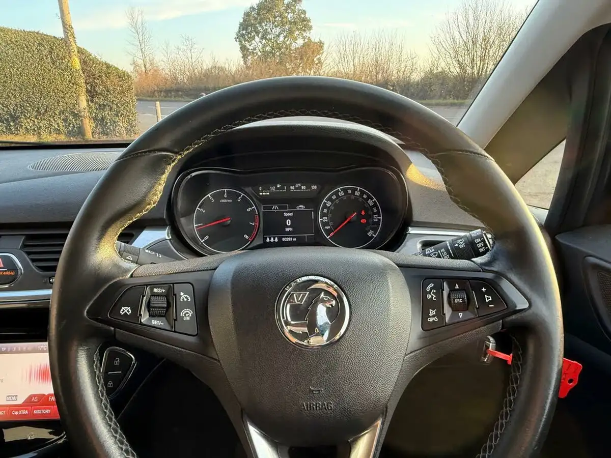 2015-vauxhall-corsa-12i-design-5d-big-28