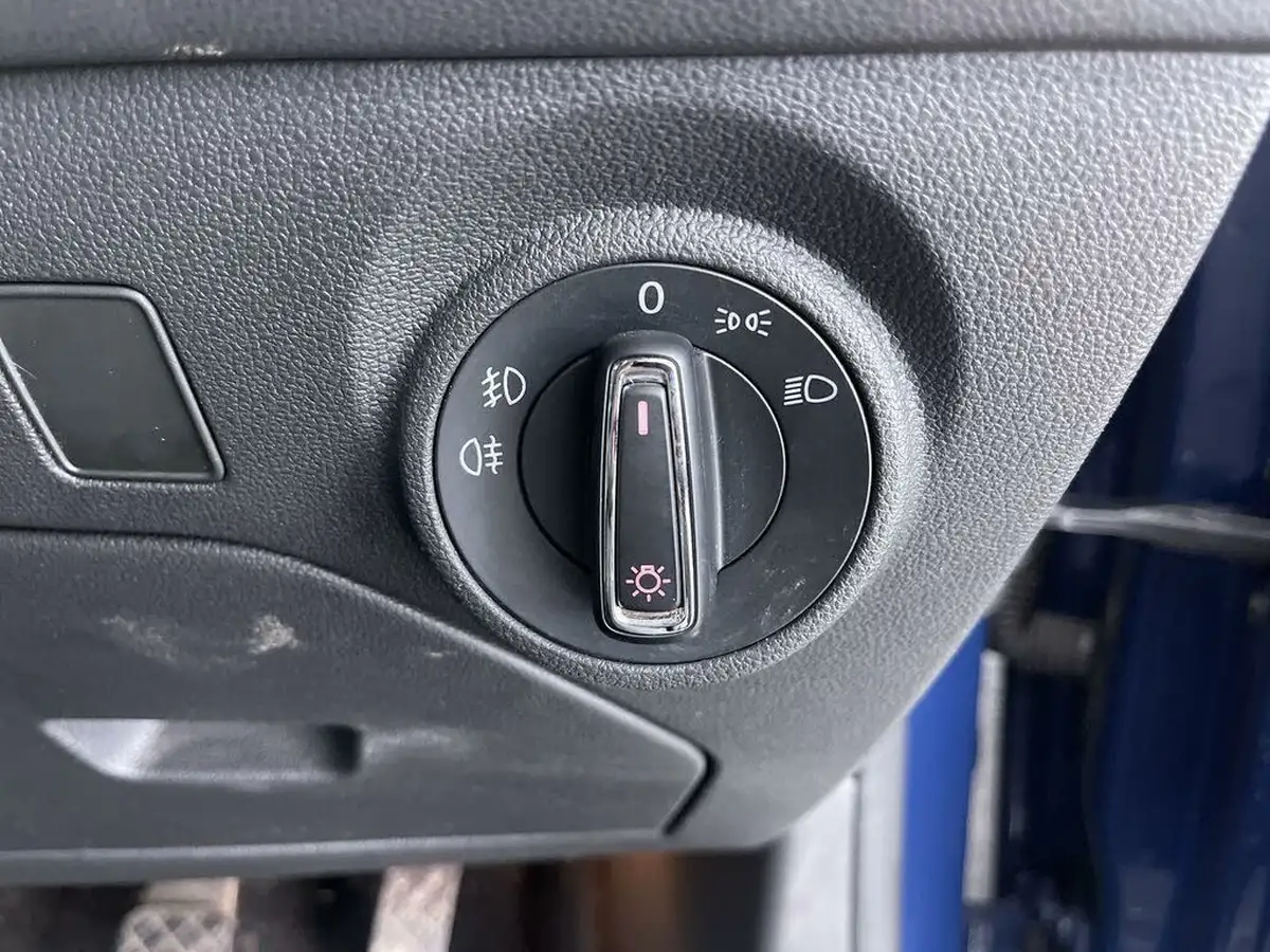 2018-seat-leon-14-tsi-fr-technology-hatchback-5d-big-45