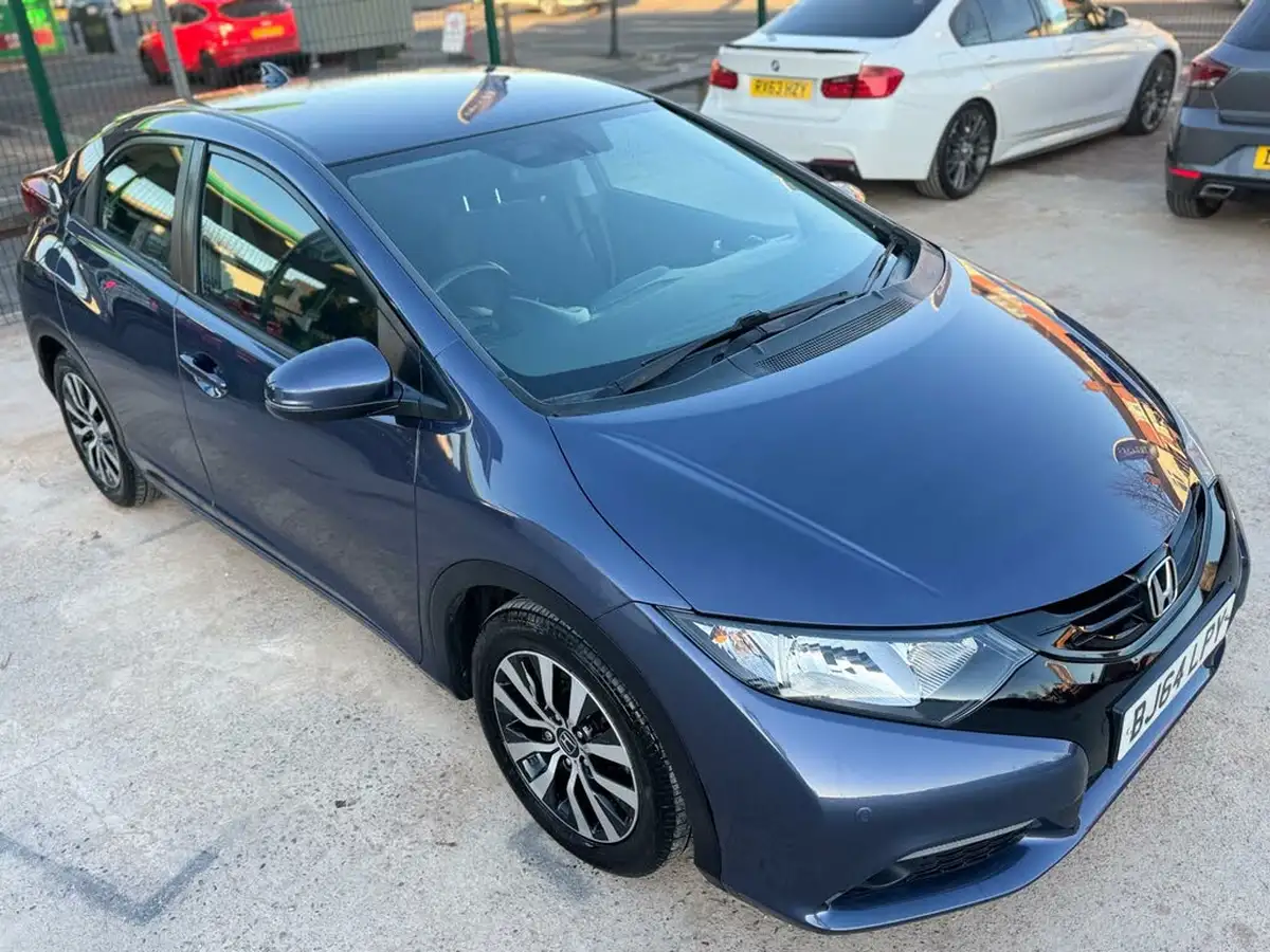 2014-honda-civic-16td-se-plus-t-hatchback-big-14