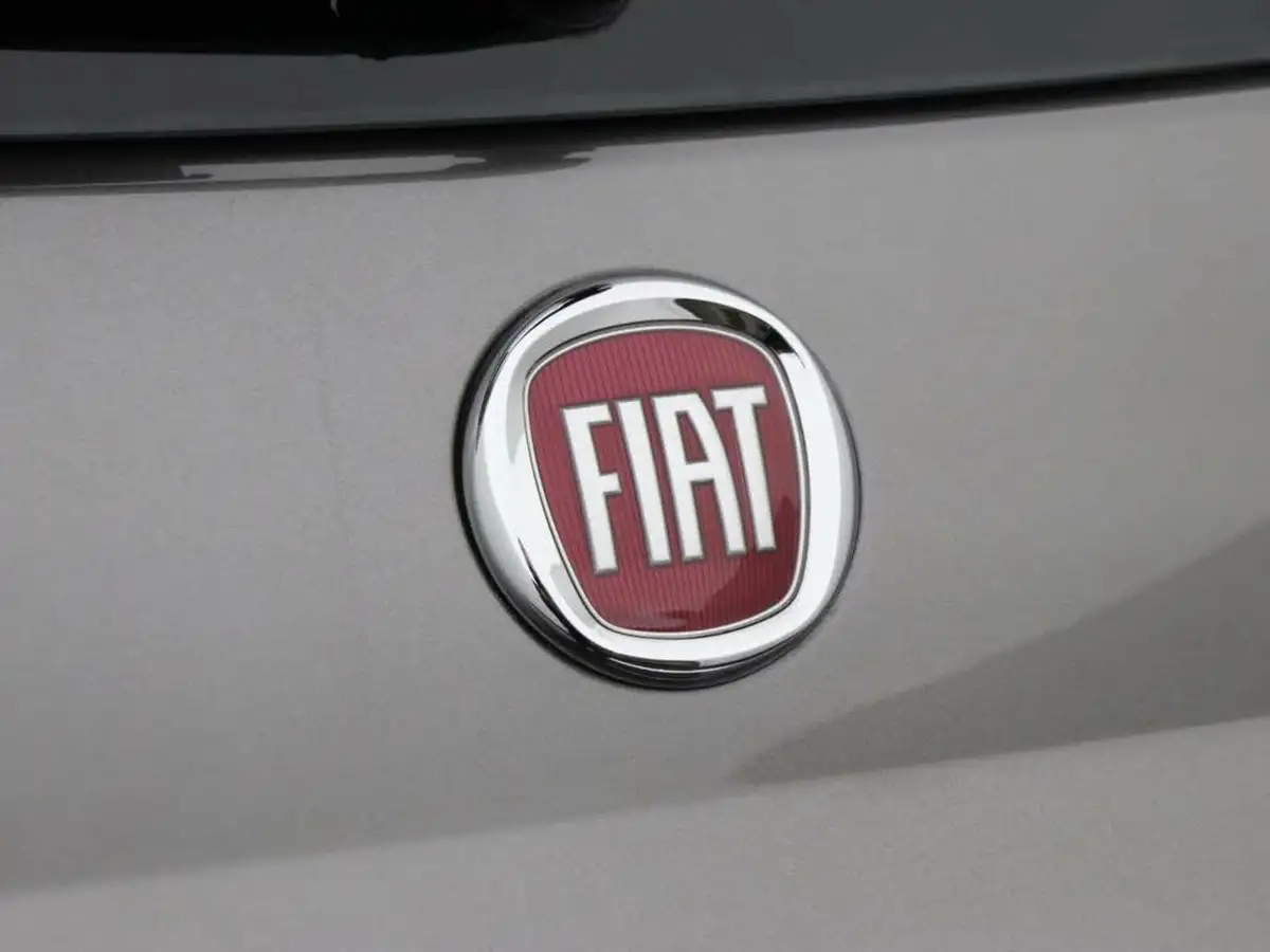 2022-fiat-500-10-red-big-48