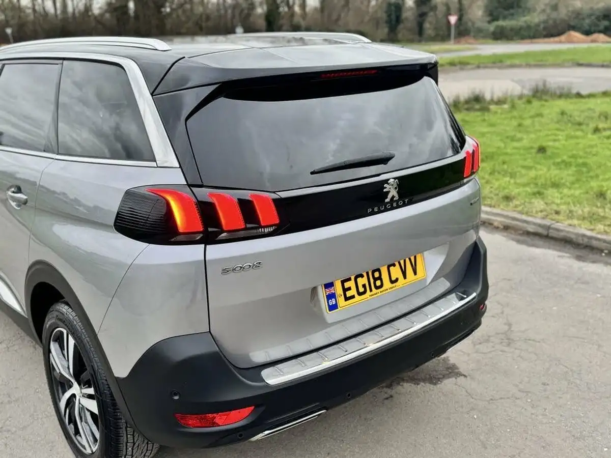2018-peugeot-5008-suv-12-puretech-gt-line-big-67