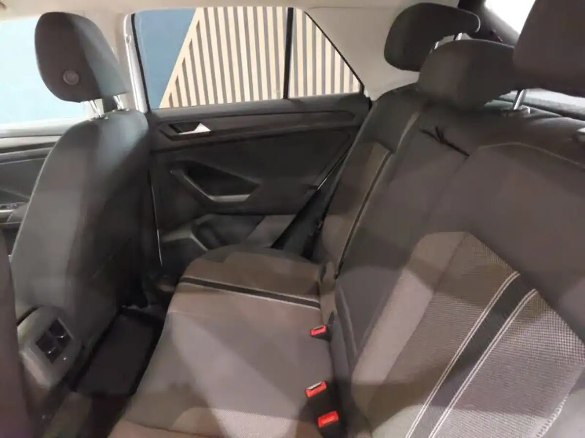 2019-volkswagen-t-roc-15-tsi-se-dsg-big-5