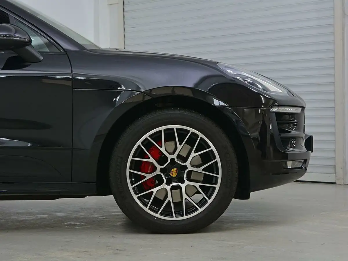 2016-porsche-macan-30-gts-big-12