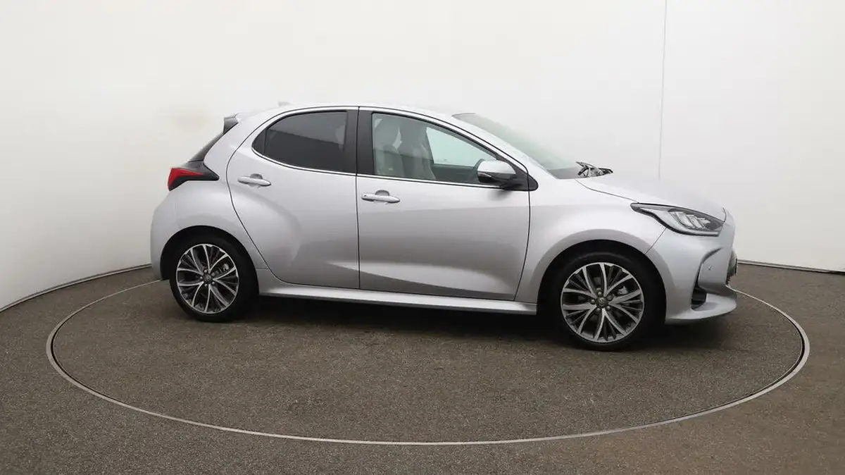 2023-toyota-yaris-15-vvt-i-excel-big-40