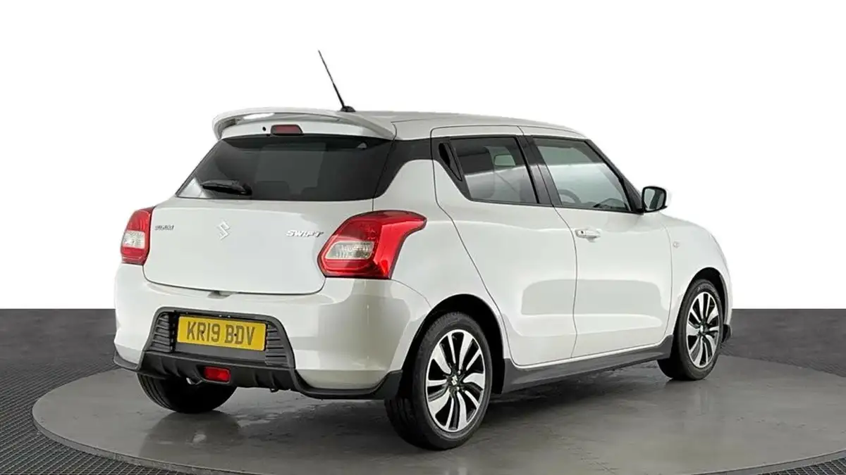 2019-suzuki-swift-12-dualjet-attitude-big-3