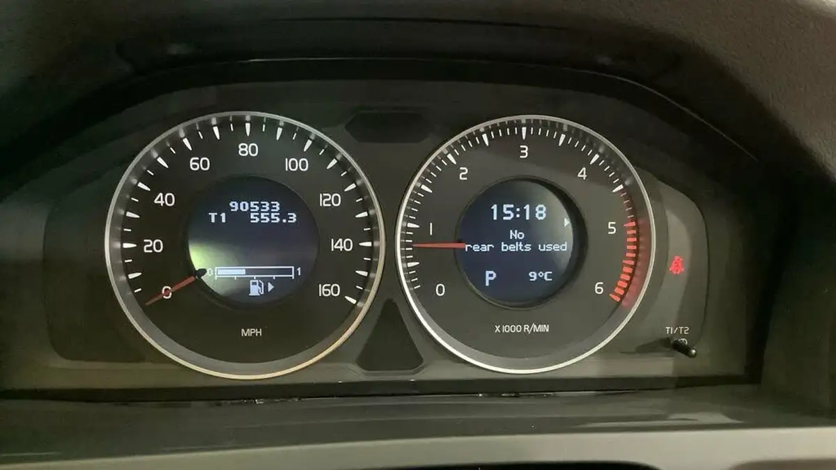2013-volvo-s60-16td-d2-es-powershift-big-11