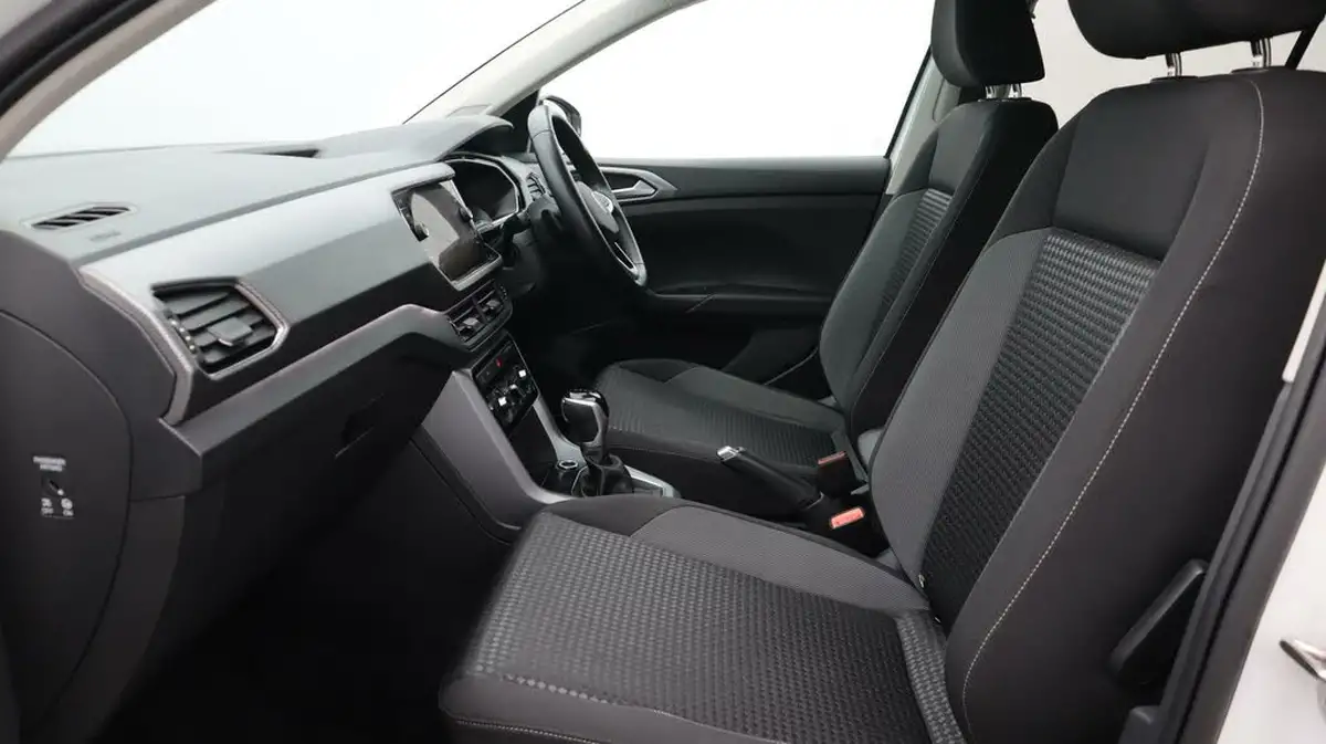 2021-volkswagen-t-cross-10-tsi-active-110ps-dsg-big-14