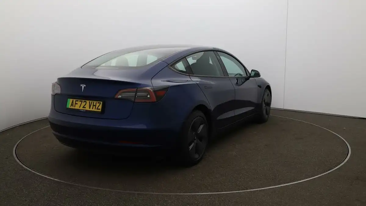 2022-tesla-model-3-e-rwd-big-46