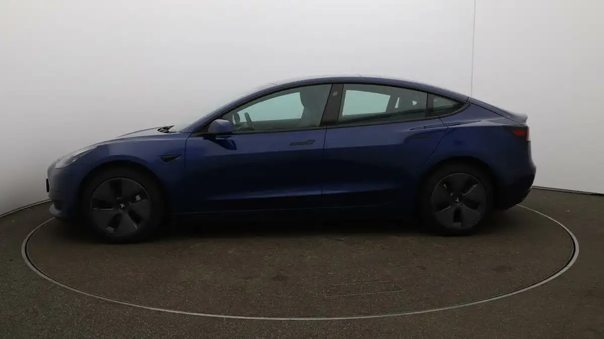 2022-tesla-model-3-e-rwd-big-4