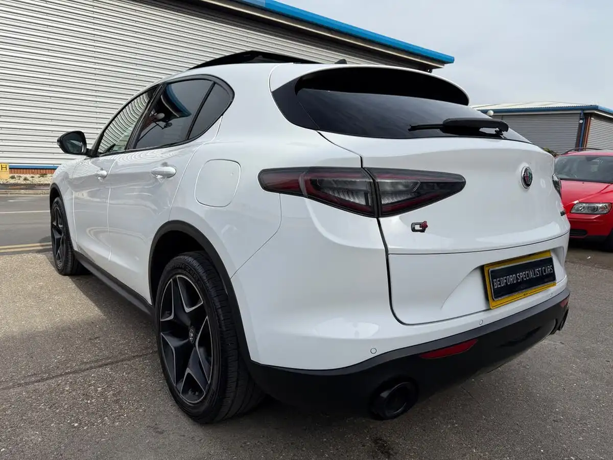 2019-alfa-romeo-stelvio-20-ti-big-7