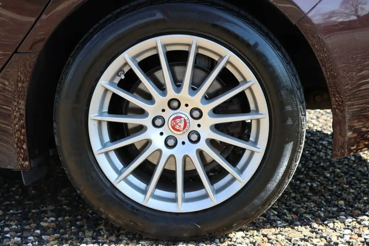 2017-jaguar-xf-20td-prestige-163ps-saloon-4d-1999cc-auto-big-24