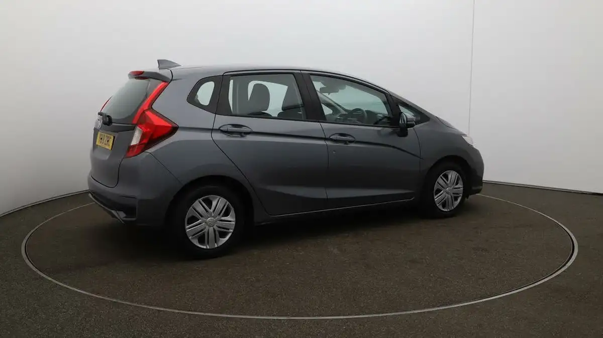 2019-honda-jazz-13-i-vtec-s-cvt-big-42