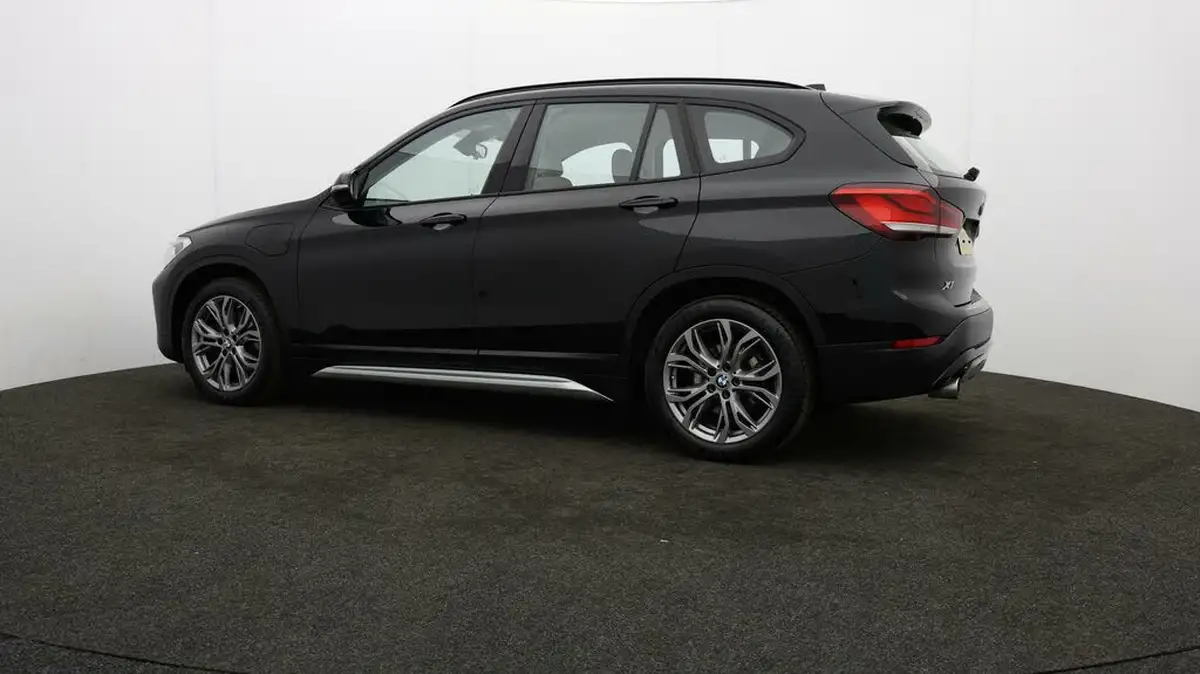 2021-bmw-x1-15-xdrive-25e-phev-xline-big-71