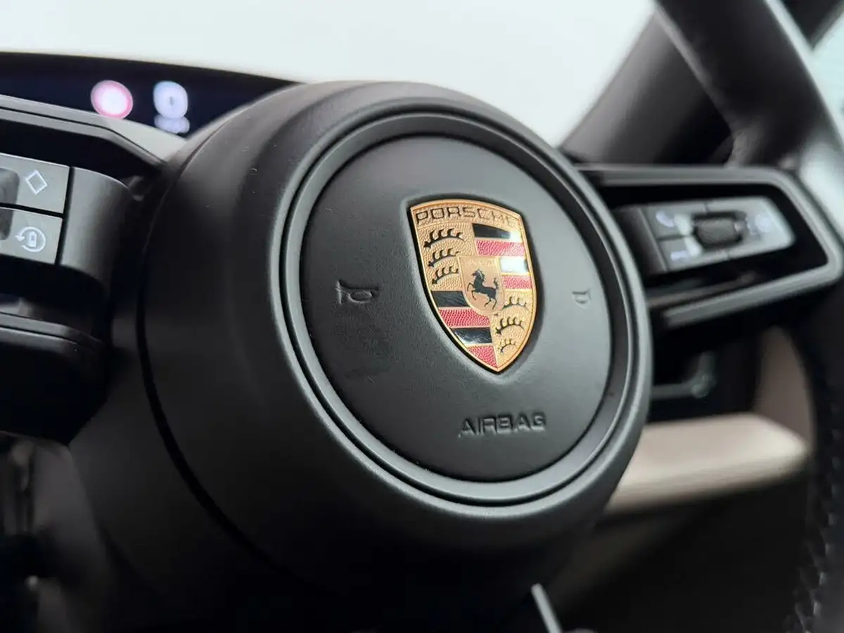 2022-porsche-taycan-e-base-476ps-performance-battery-plus-big-43