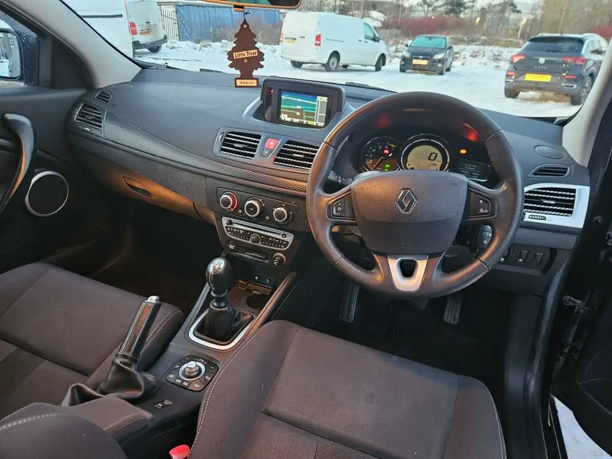 2011-renault-megane-16-dynamique-tom-tom-110bhp-coupe-2d-big-9