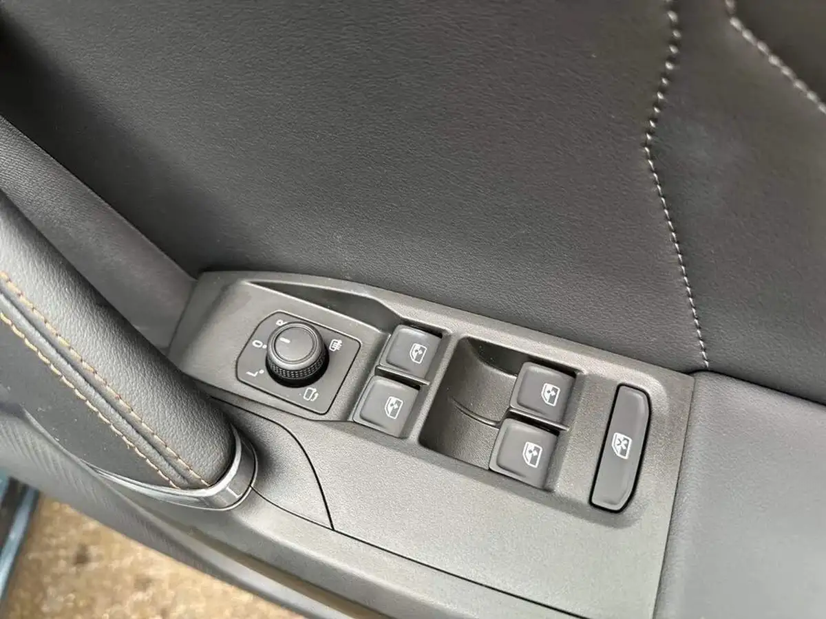 2024-cupra-leon-nf-14-e-hybrid-vz2-estate-big-17